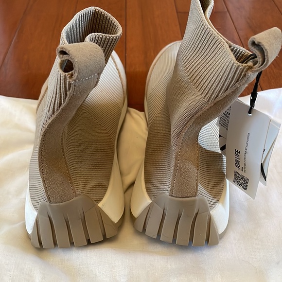 Zara tan booties/tennis - Picture 3 of 5